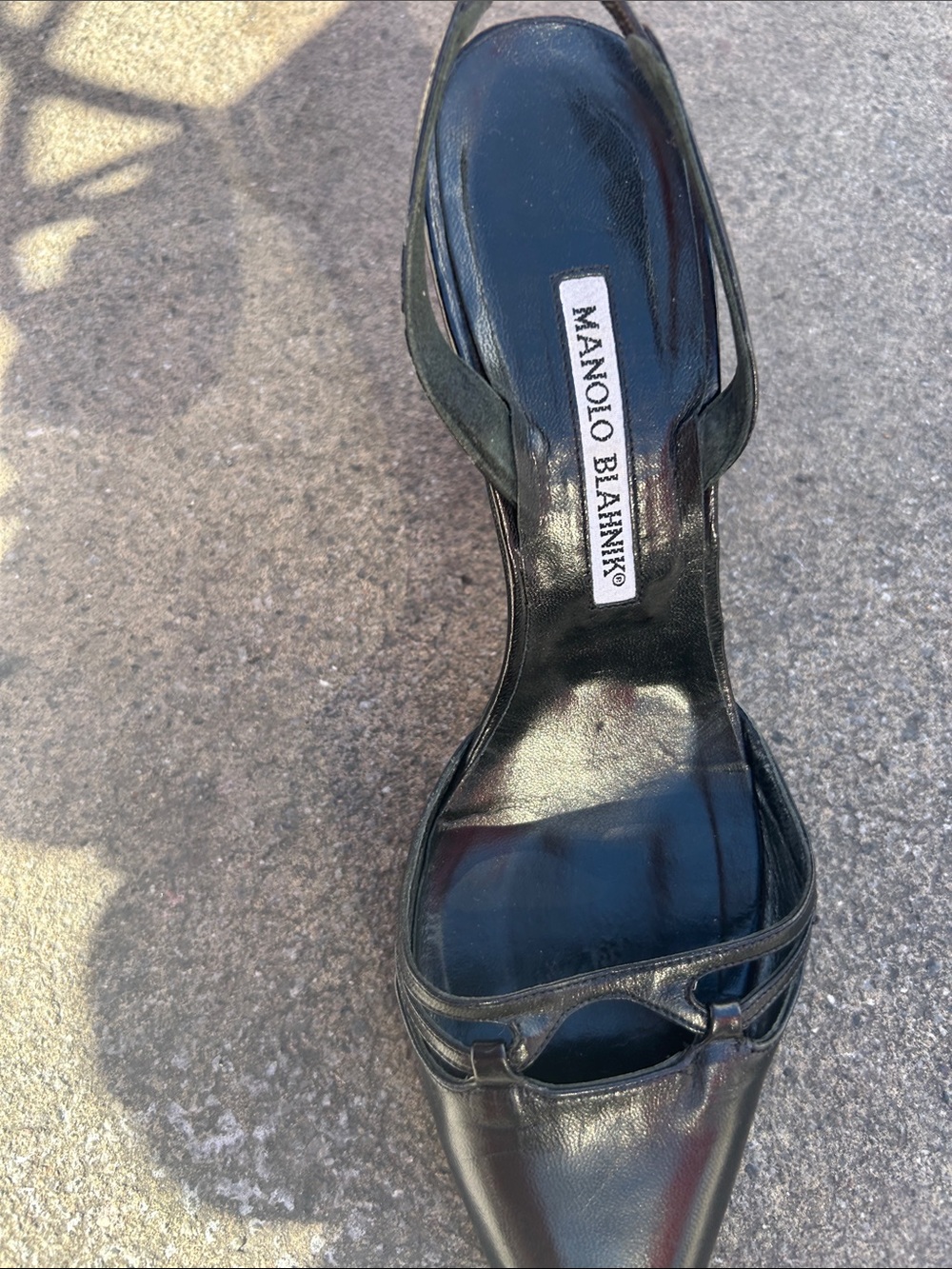 Manolo Blahnik Black Leather Pointed Toe Slingback Heels - Picture 2 of 4